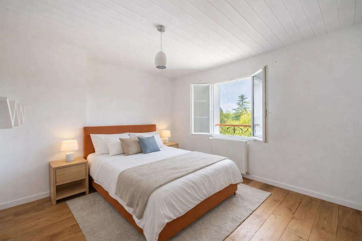 Maison à SAINT-LEGER-EN-YVELINES