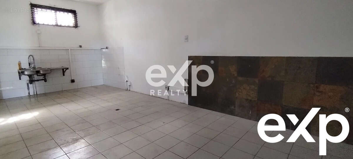 Commerce à SAINT-PIERRE