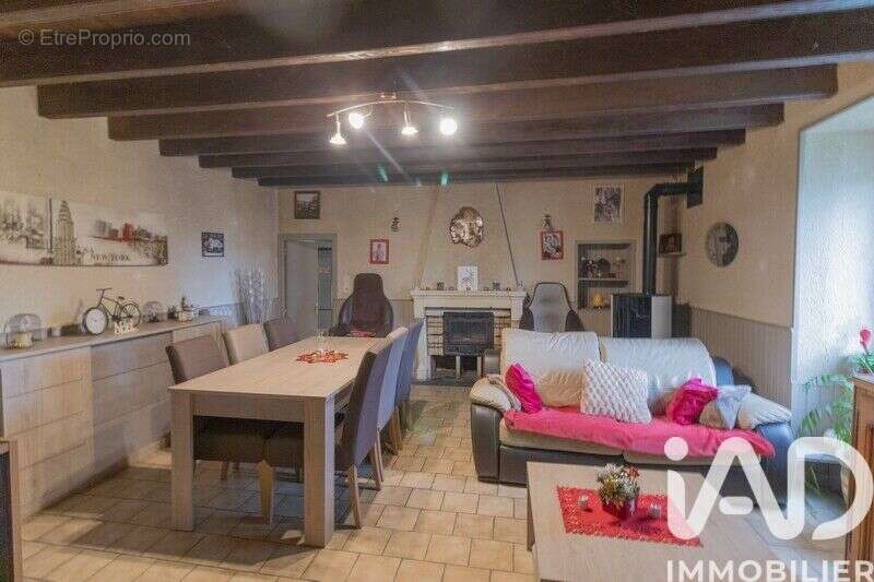 Photo 4 - Maison à MOUZEUIL-SAINT-MARTIN