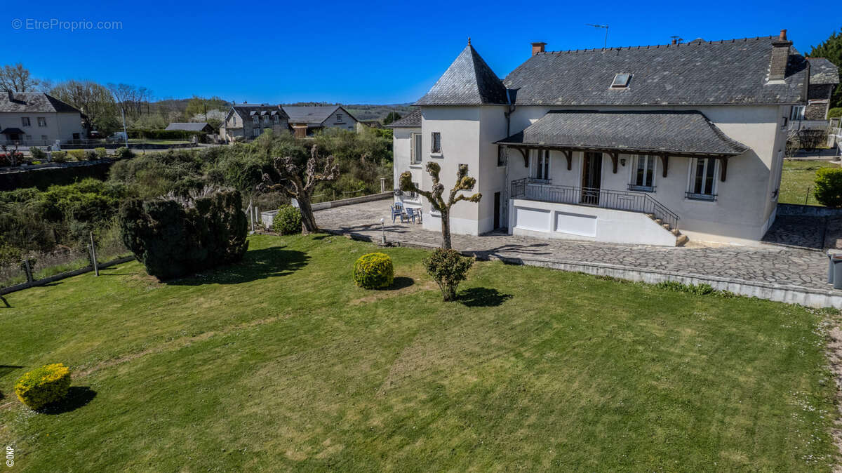 Maison à ALLASSAC