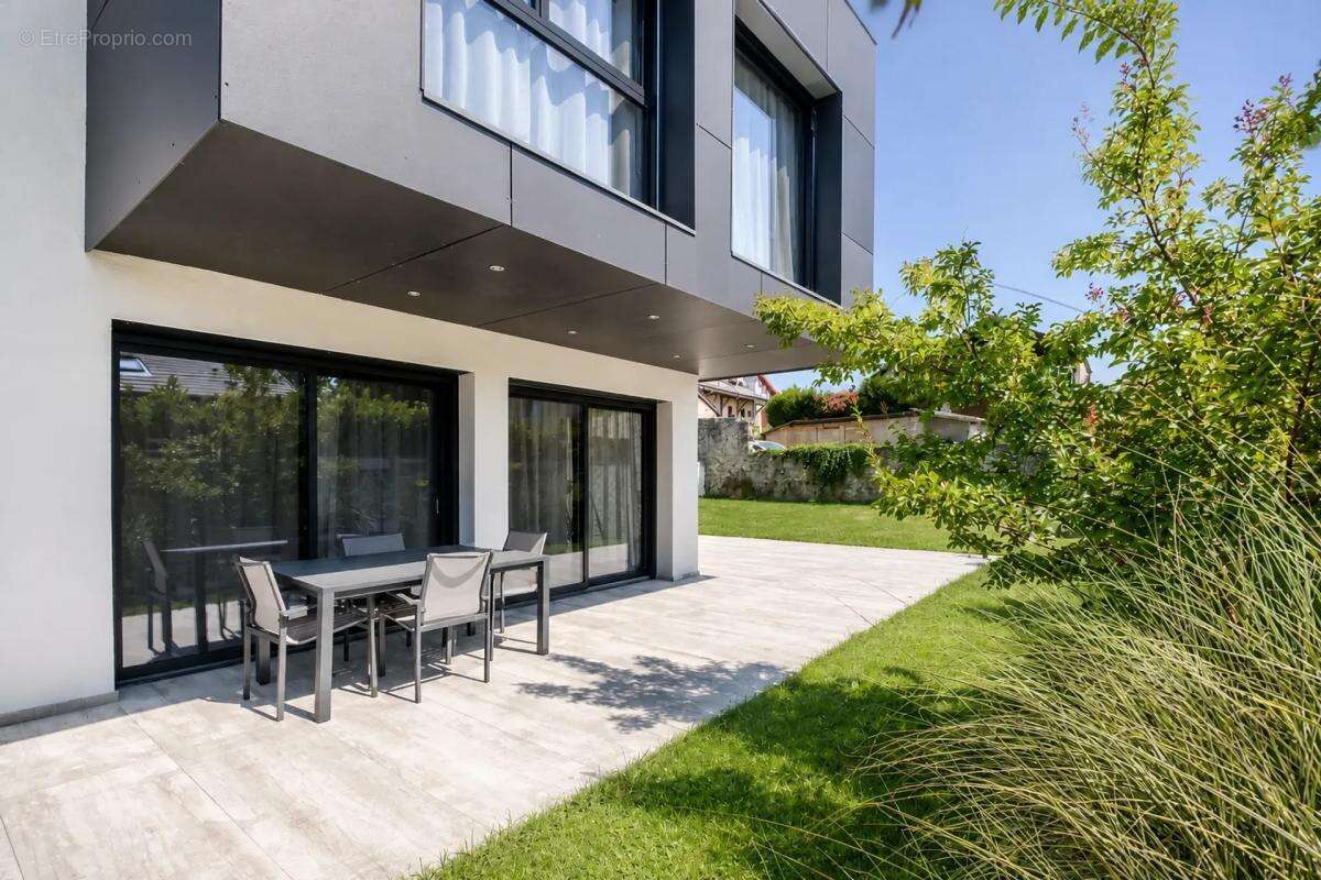 THONON-Corzent Villa  de 227 m² avec T2 indépendant - photo 2
