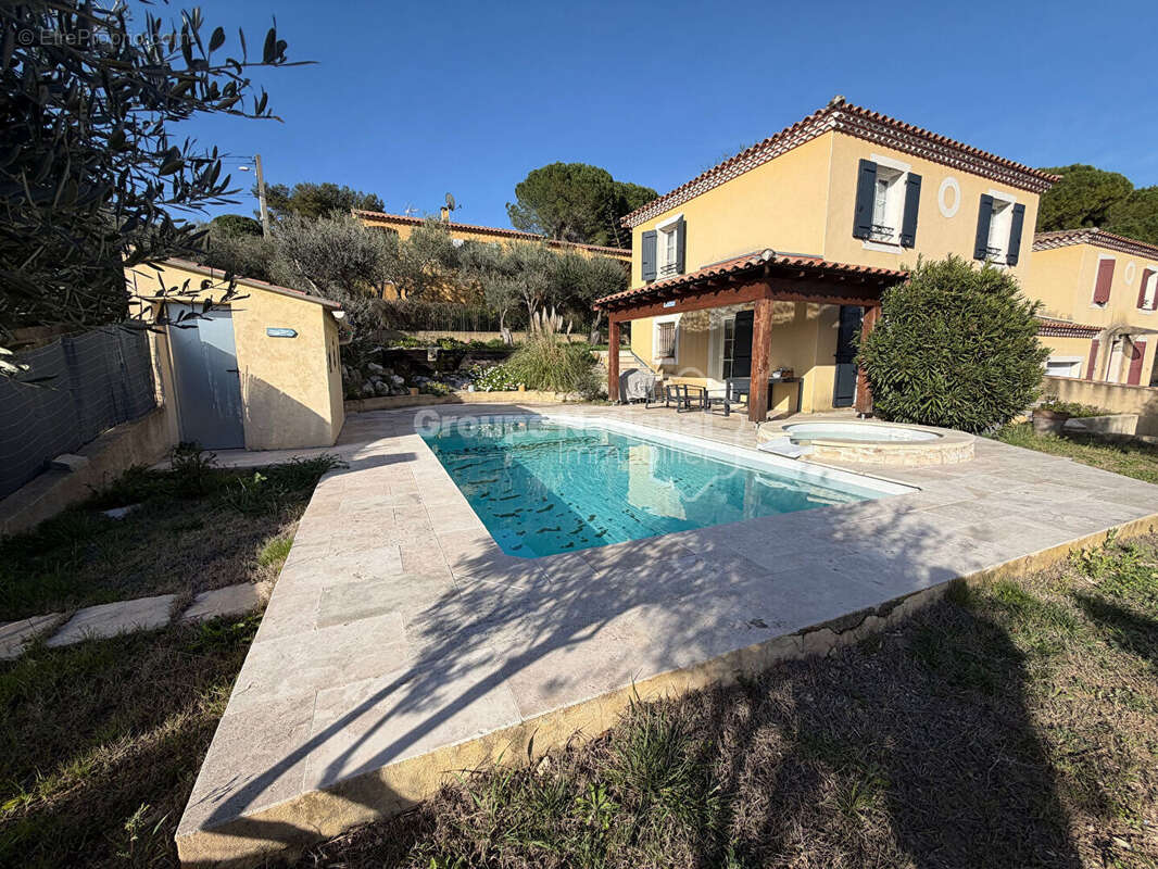 Maison à CAVEIRAC
