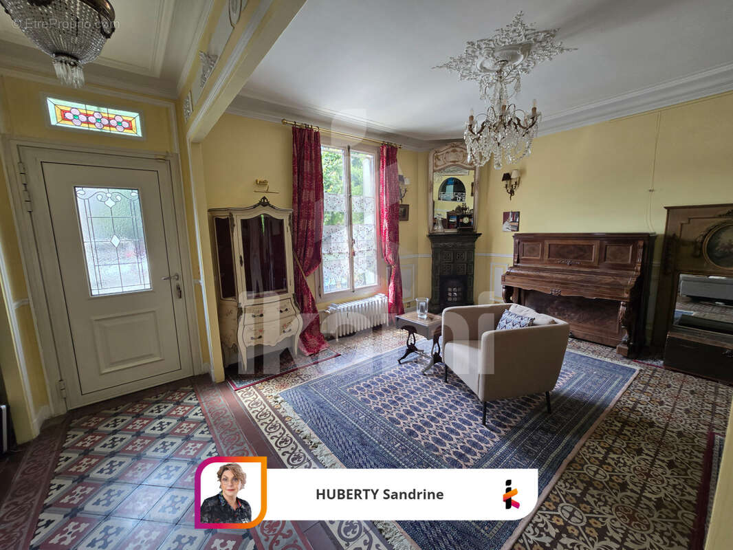 Livry Gargan, secteur Jacob grande maison de 220 m2 idéal artisan ou profession libérale - photo 7