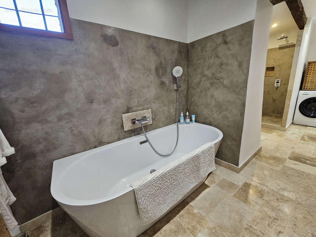 Maison à PLAN-DE-LA-TOUR