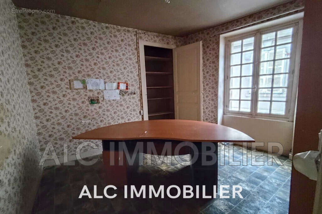 Maison à FRESNAY-SUR-SARTHE