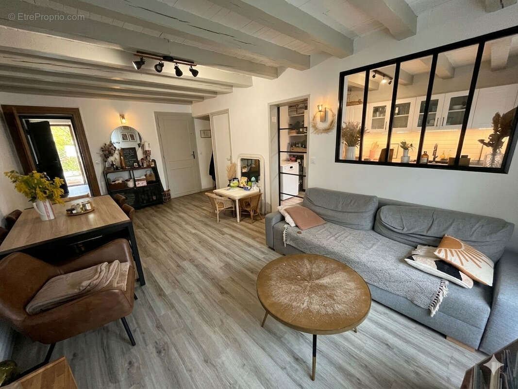 Maison à LES CLAYES-SOUS-BOIS