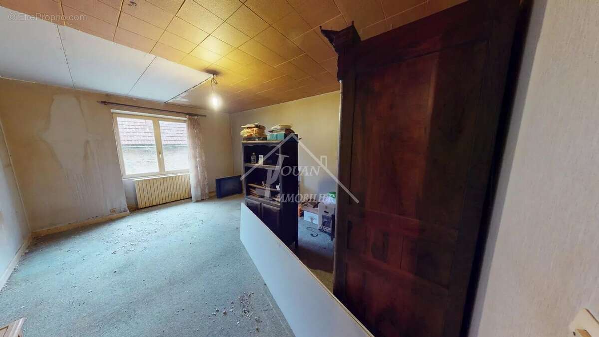 Maison à BELLENAVES