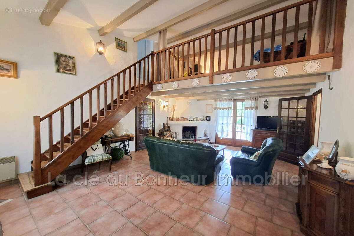 Maison à REGUSSE
