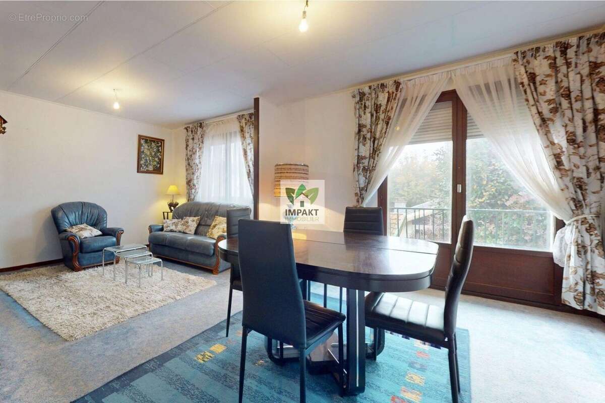 Maison à LACHAPELLE-SOUS-CHAUX
