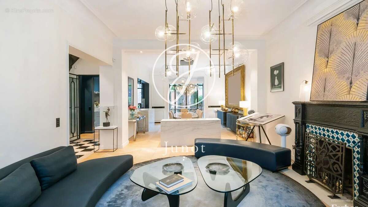 Maison à PARIS-16E