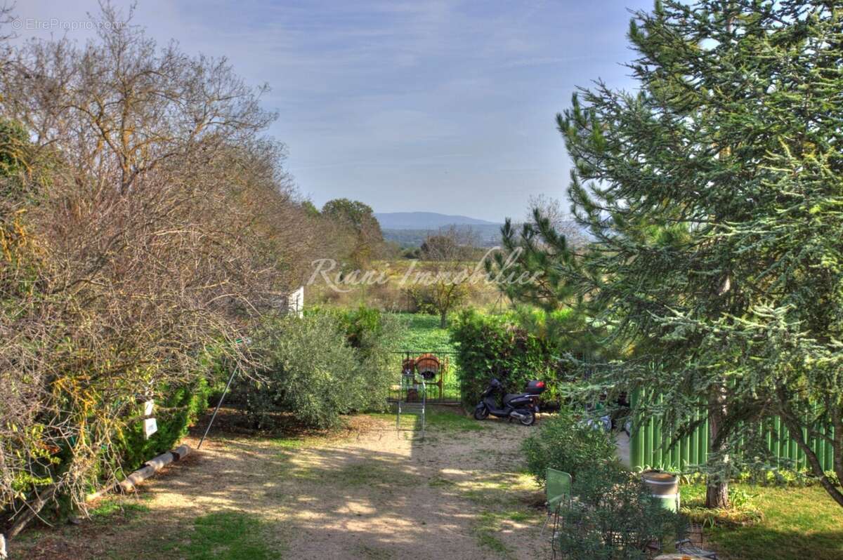 Maison à CABRIERES-D&#039;AVIGNON