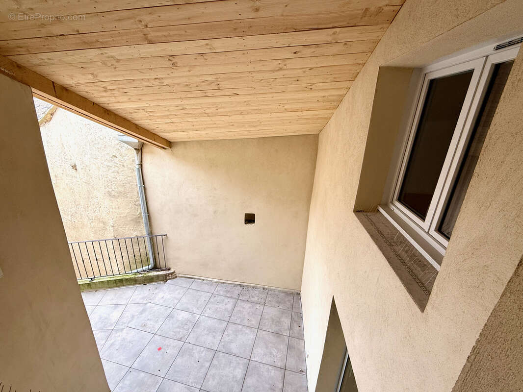 Appartement à SUZE-LA-ROUSSE