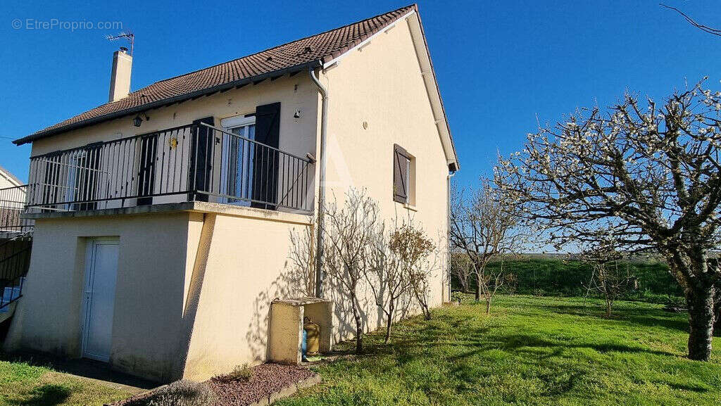 Maison à POUILLE