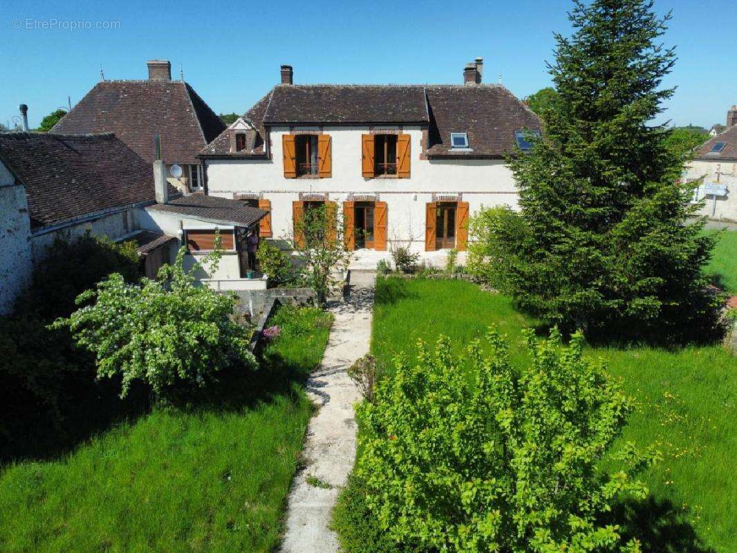 Maison à SAINT-ELIPH