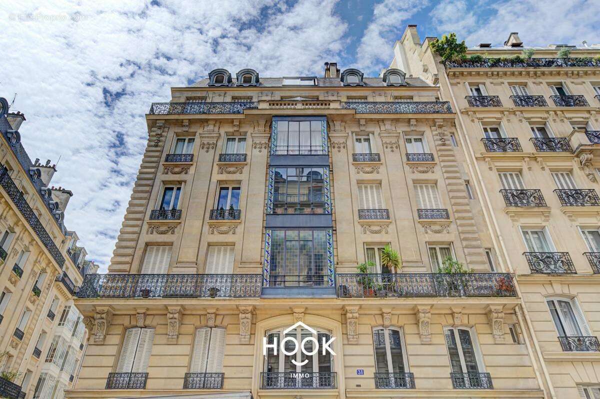 Appartement à PARIS-16E