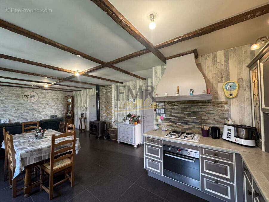 Maison à SAINT-PIERRE-SUR-DIVES