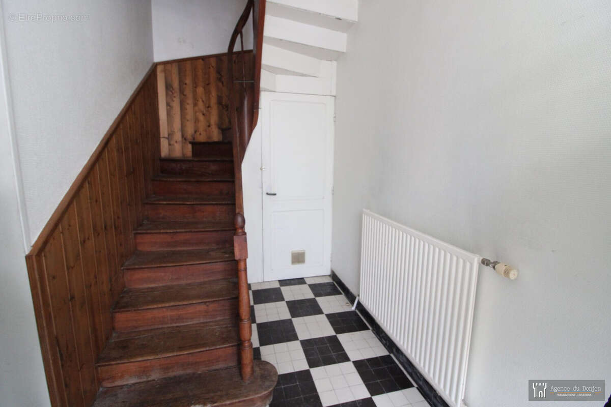 Appartement 136 m² à Pons  - photo 2