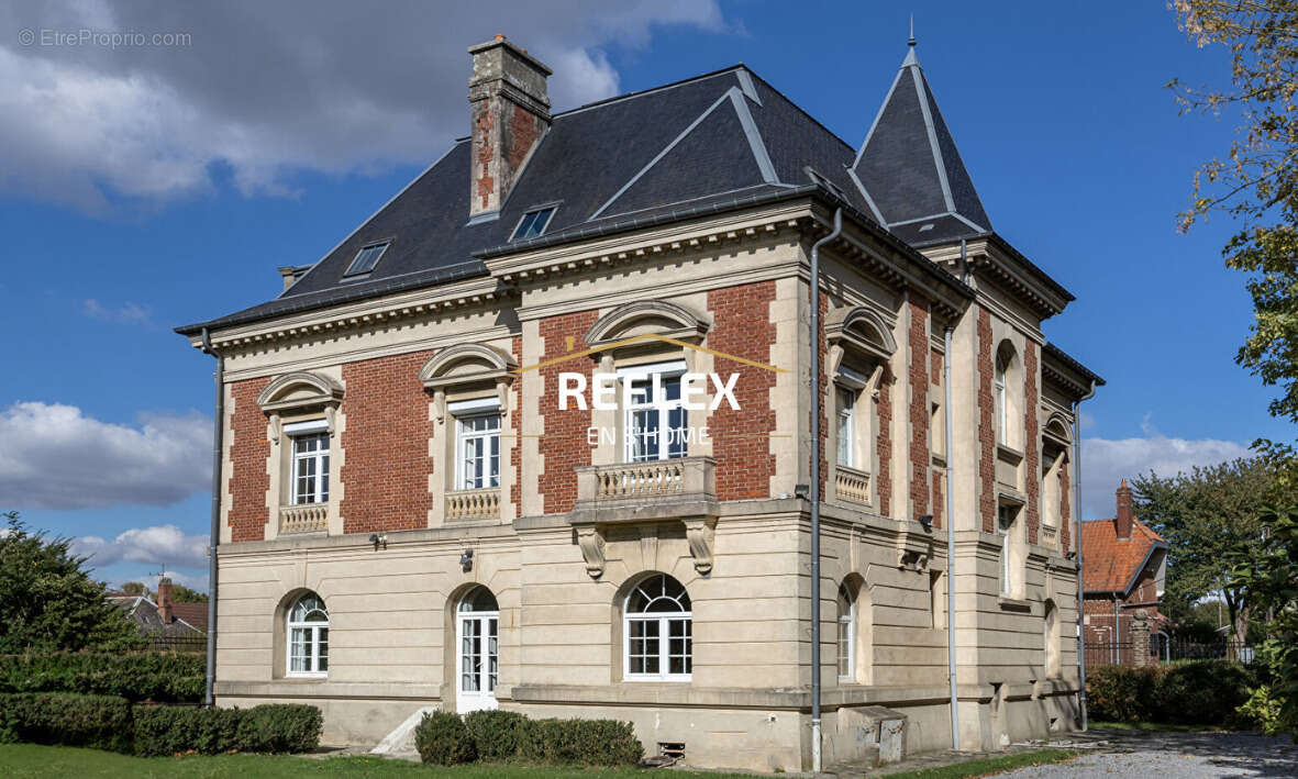 Superbe demeure de maître de 320 m2sur un terrain clos et arboré ; - photo 8