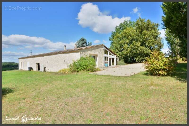 Maison à LES LEVES-ET-THOUMEYRAGUES