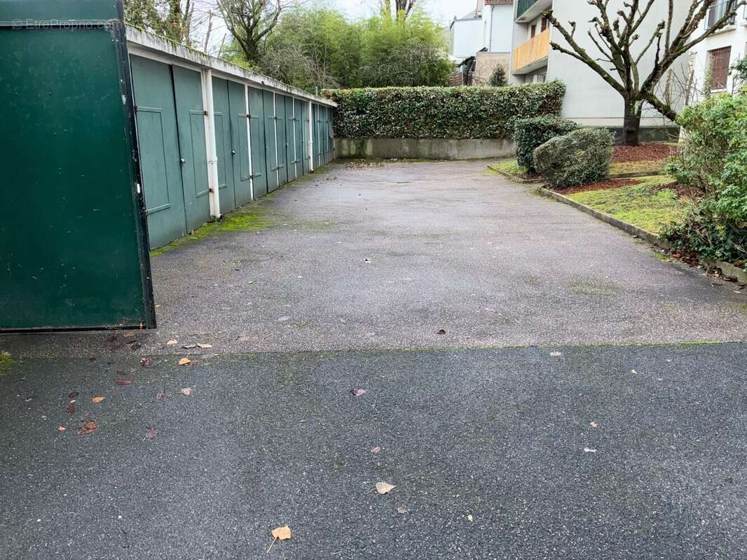 Parking à ISSY-LES-MOULINEAUX