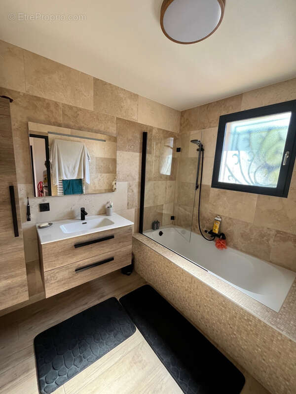 Maison à MONTMERLE-SUR-SAONE