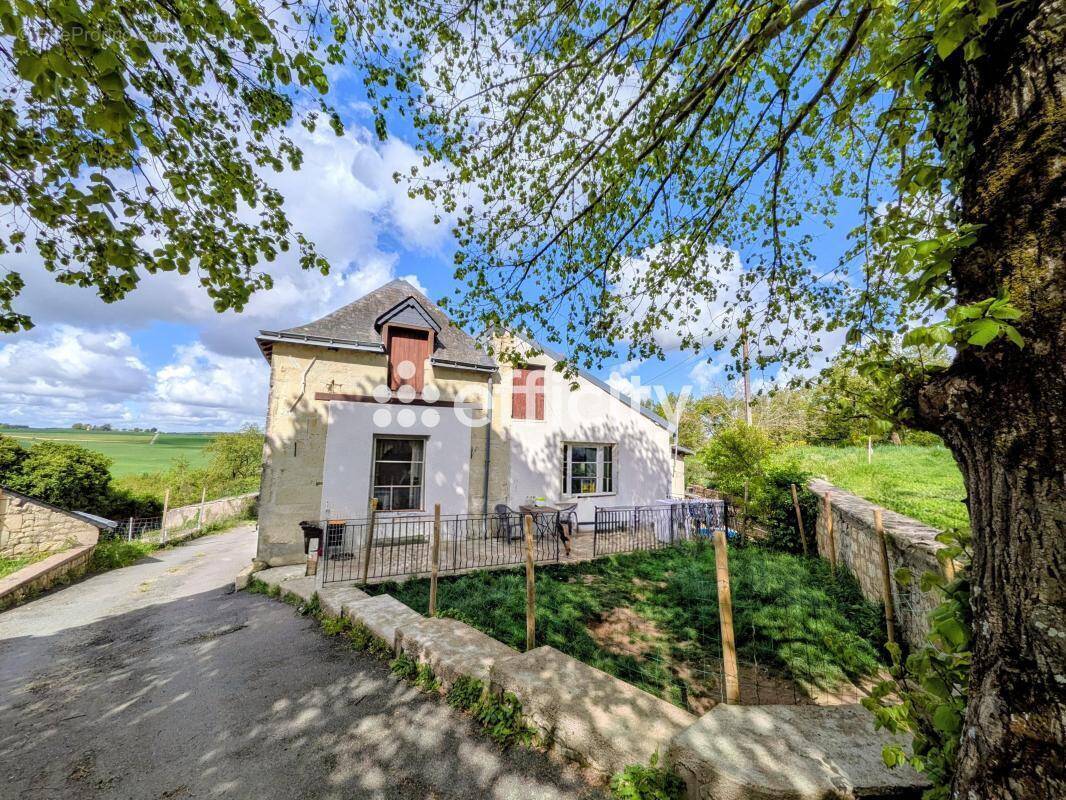 Maison à LA ROCHE-CLERMAULT