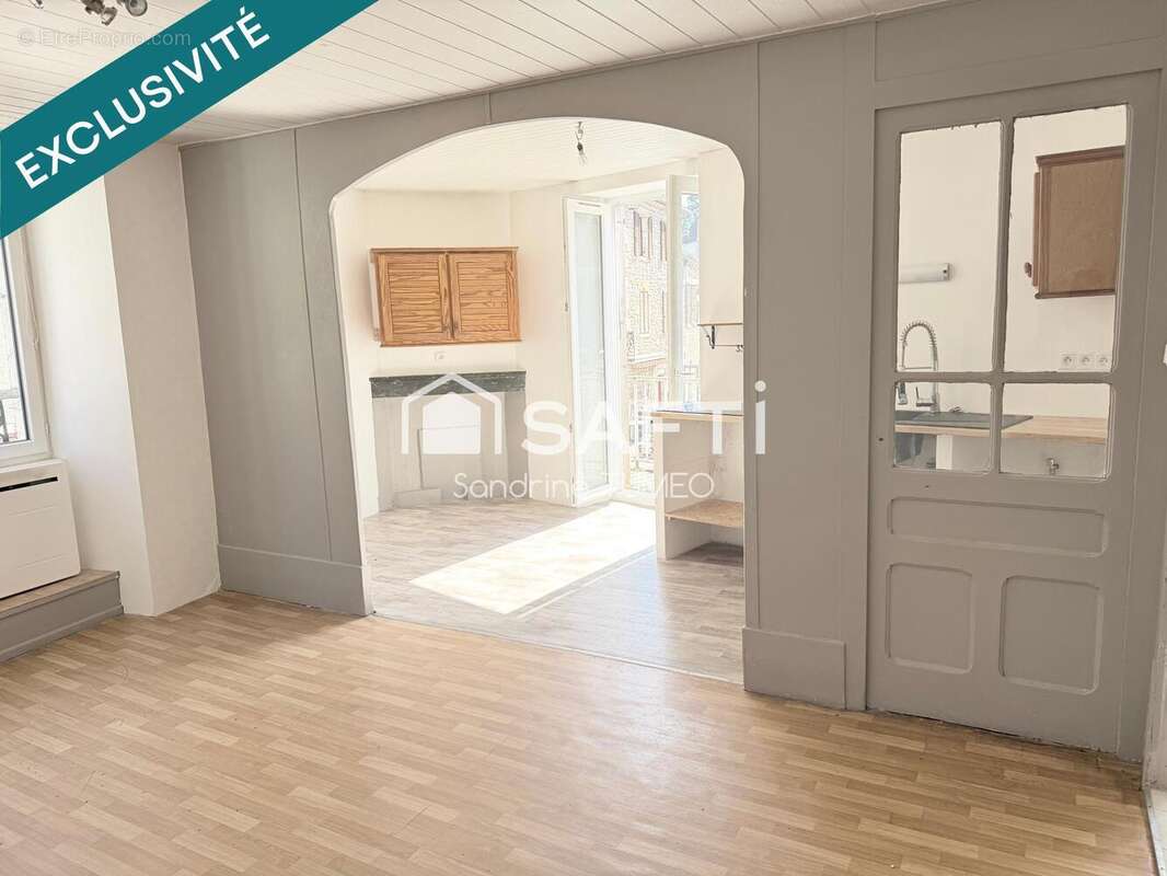 Appartement 160 m² à Sellieres  - photo 2