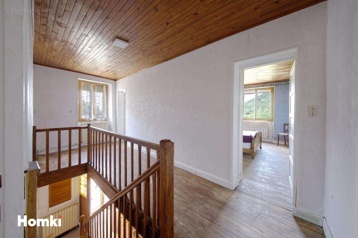 Maison avec dépendances et grand terrain – Chirens - photo 12