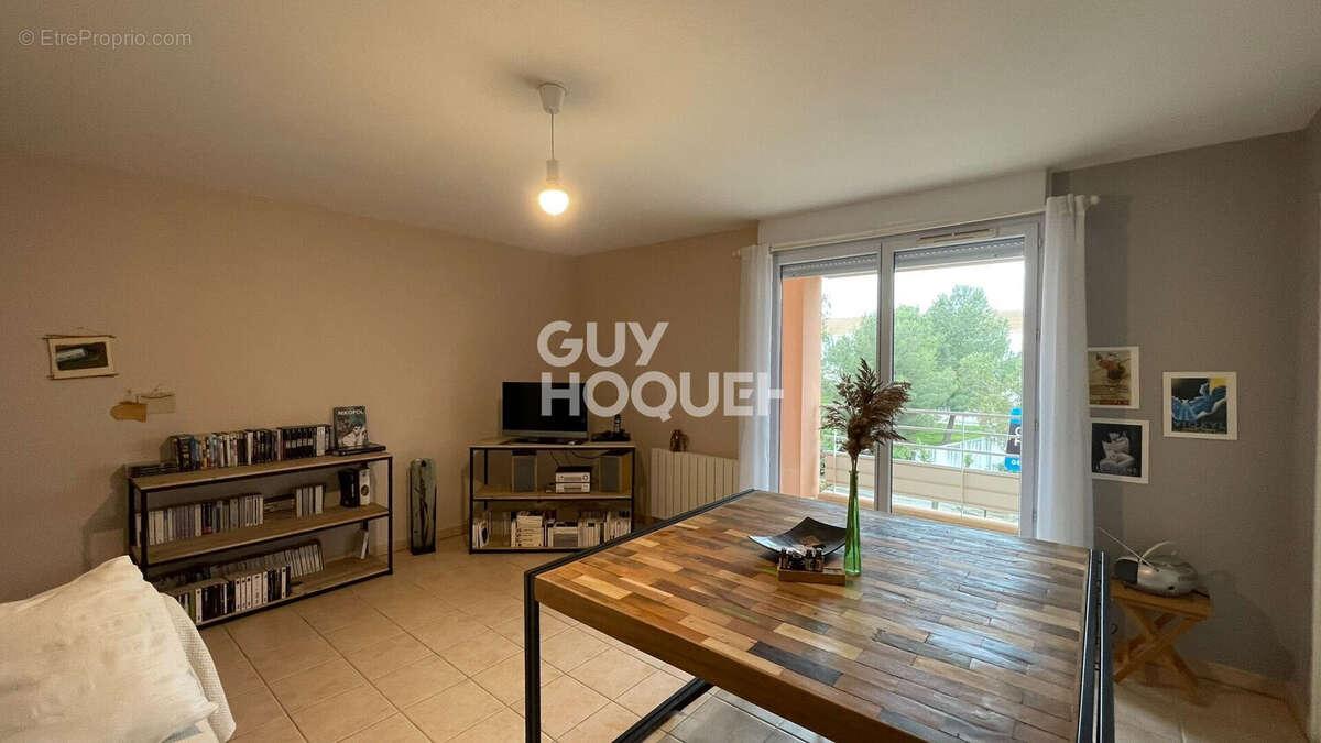 Appartement à MEZE