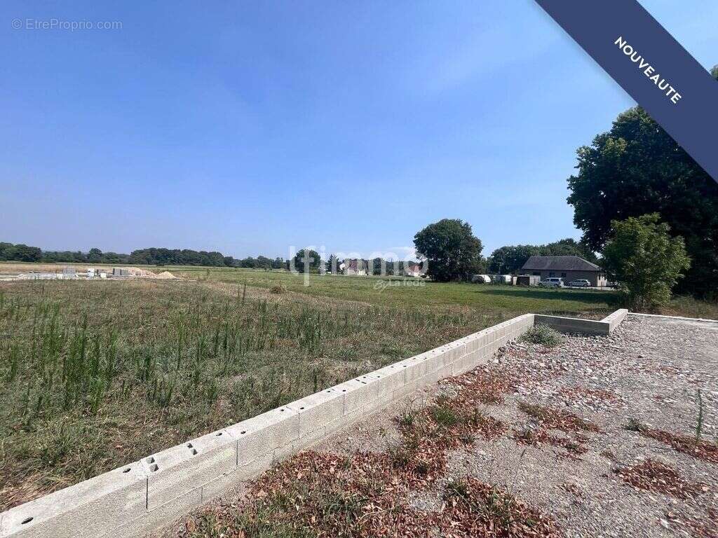 Terrain constructible (Lot 1) de 573 m² - photo 6