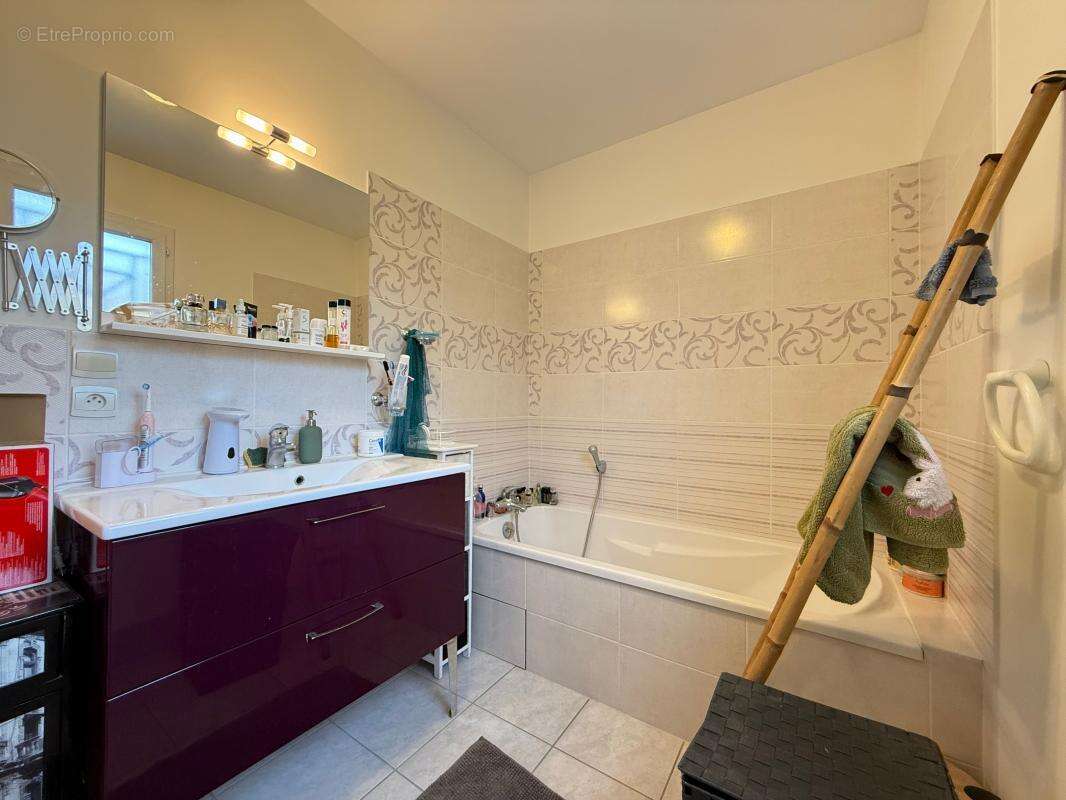 Maison à VAUX-SUR-MER