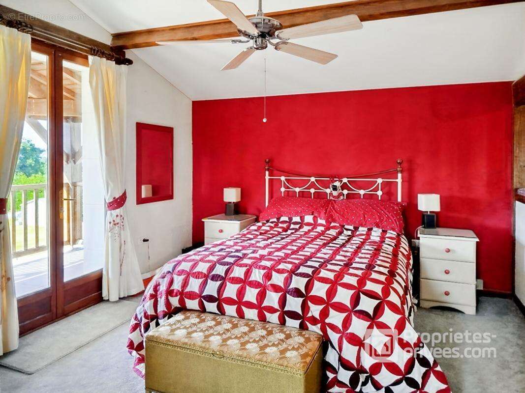 Maison à SAINT-VINCENT-DE-CONNEZAC