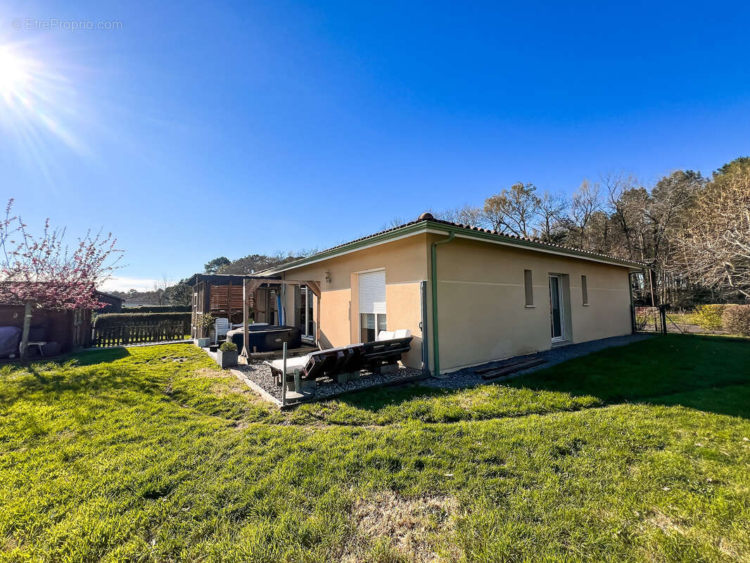 Maison à SAINT-JULIEN-EN-BORN