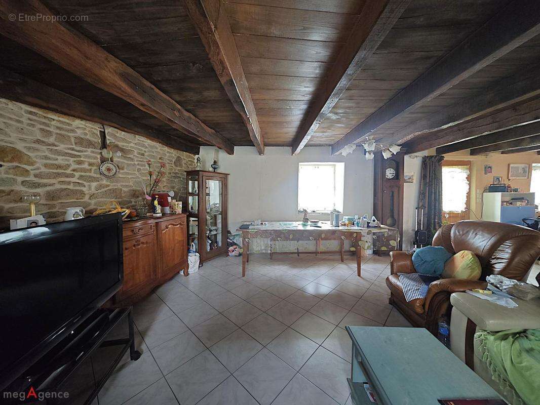 Maison à GUEHENNO