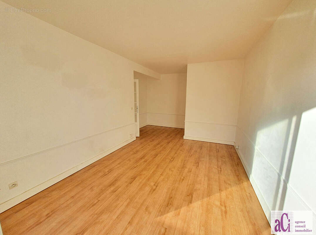 Appartement à L'HAY-LES-ROSES