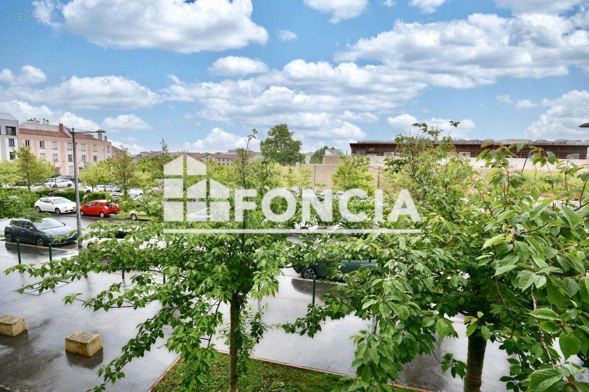 Appartement à LYON-8E