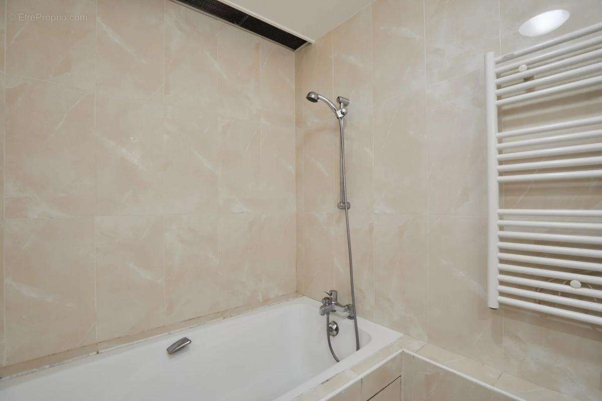 Appartement à PARIS-7E