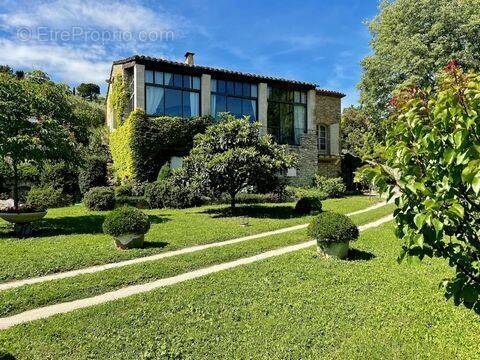 Maison à GORDES