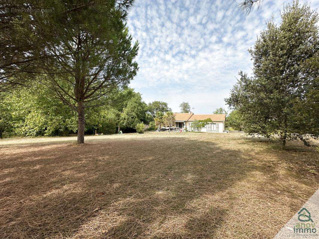 Maison à LA COURONNE