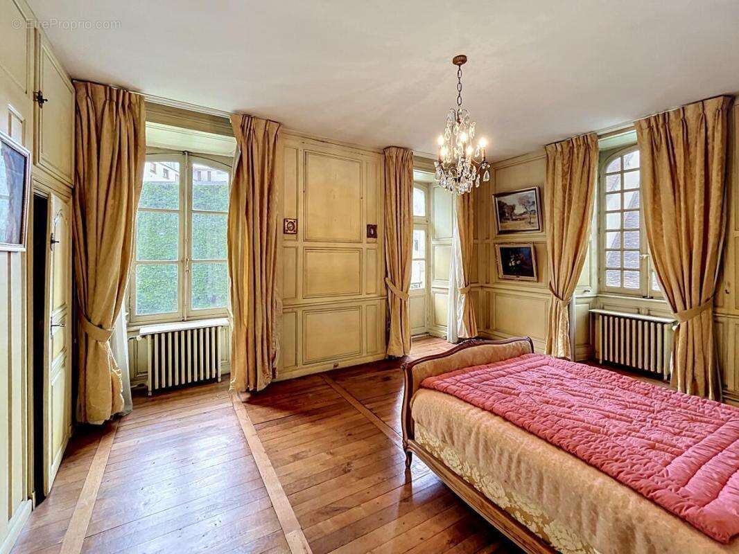 Maison à MONTLUCON