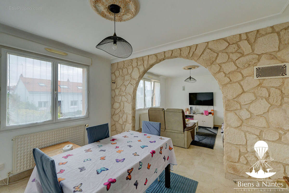 Maison à BOUGUENAIS