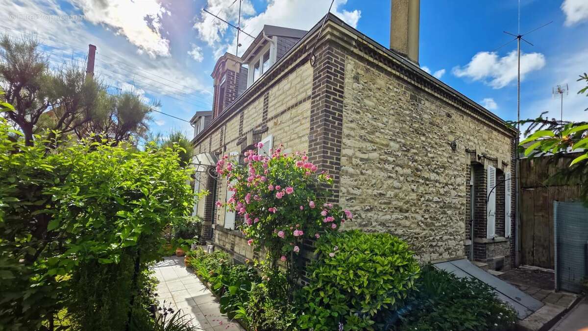 Maison à SAINTE-SAVINE