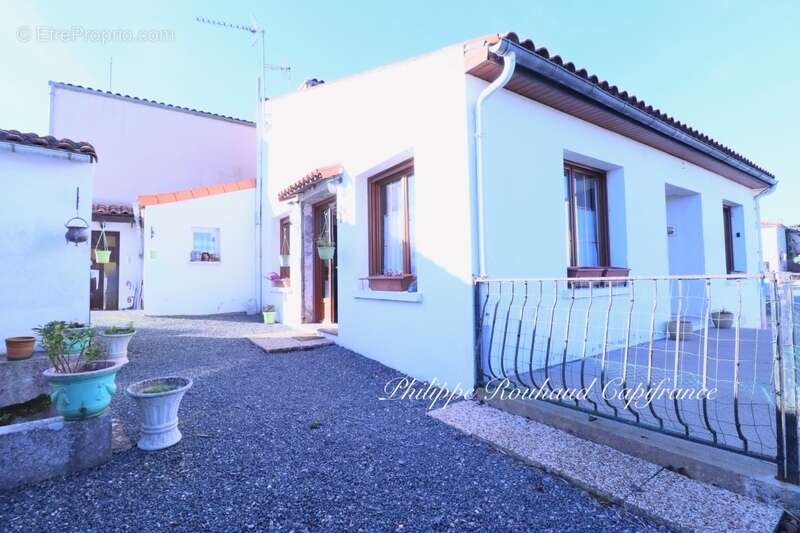 Maison à PUY-DE-SERRE