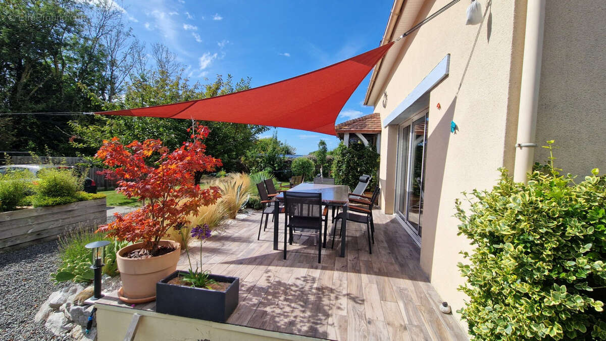 Maison à SAINT-MARTIN-EN-CAMPAGNE