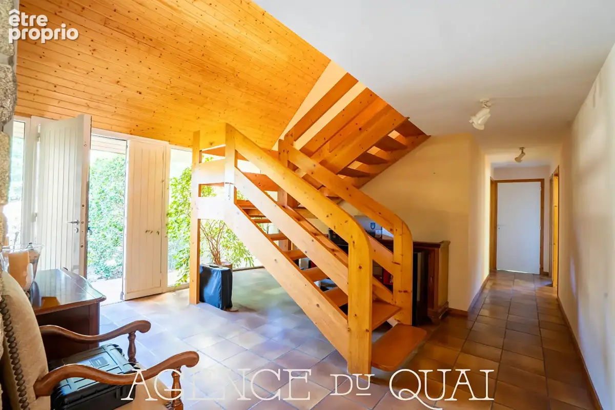 A vendre à Concarneau - Maison d'architecte 200m² sur plus de 4500 m² de terrain clos. - photo 6