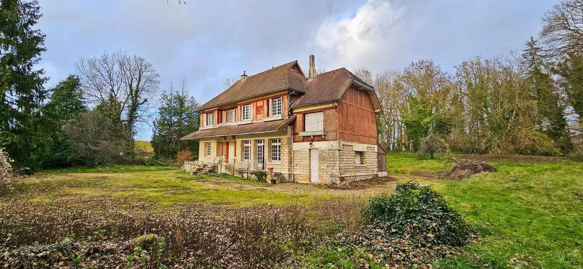 Maison à VAILLY-SUR-AISNE