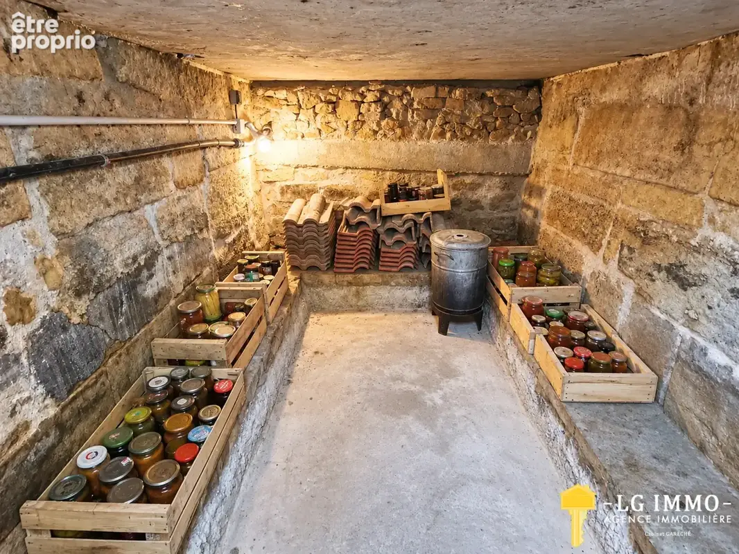 Maison en pierre entièrement rénovée — 3 chambres — jardin clos — dpe a - photo 17
