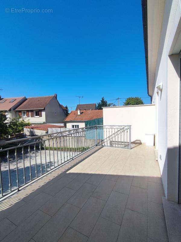 Appartement à CHAMPS-SUR-MARNE