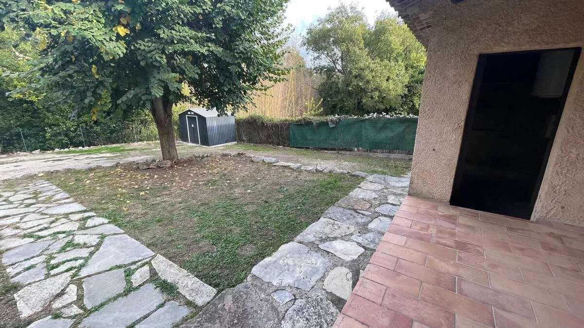 Maison à TOURRETTES