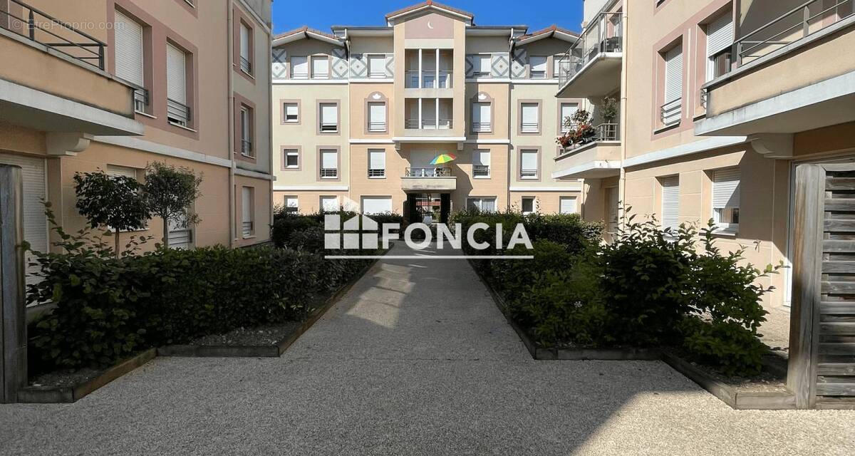 Appartement à LE COTEAU